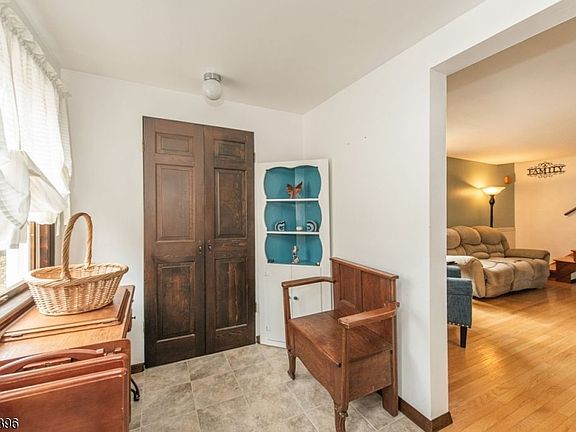 3rd image of 126 Jefferson St