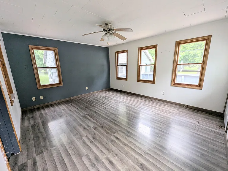 420 Madison St — Photo 4