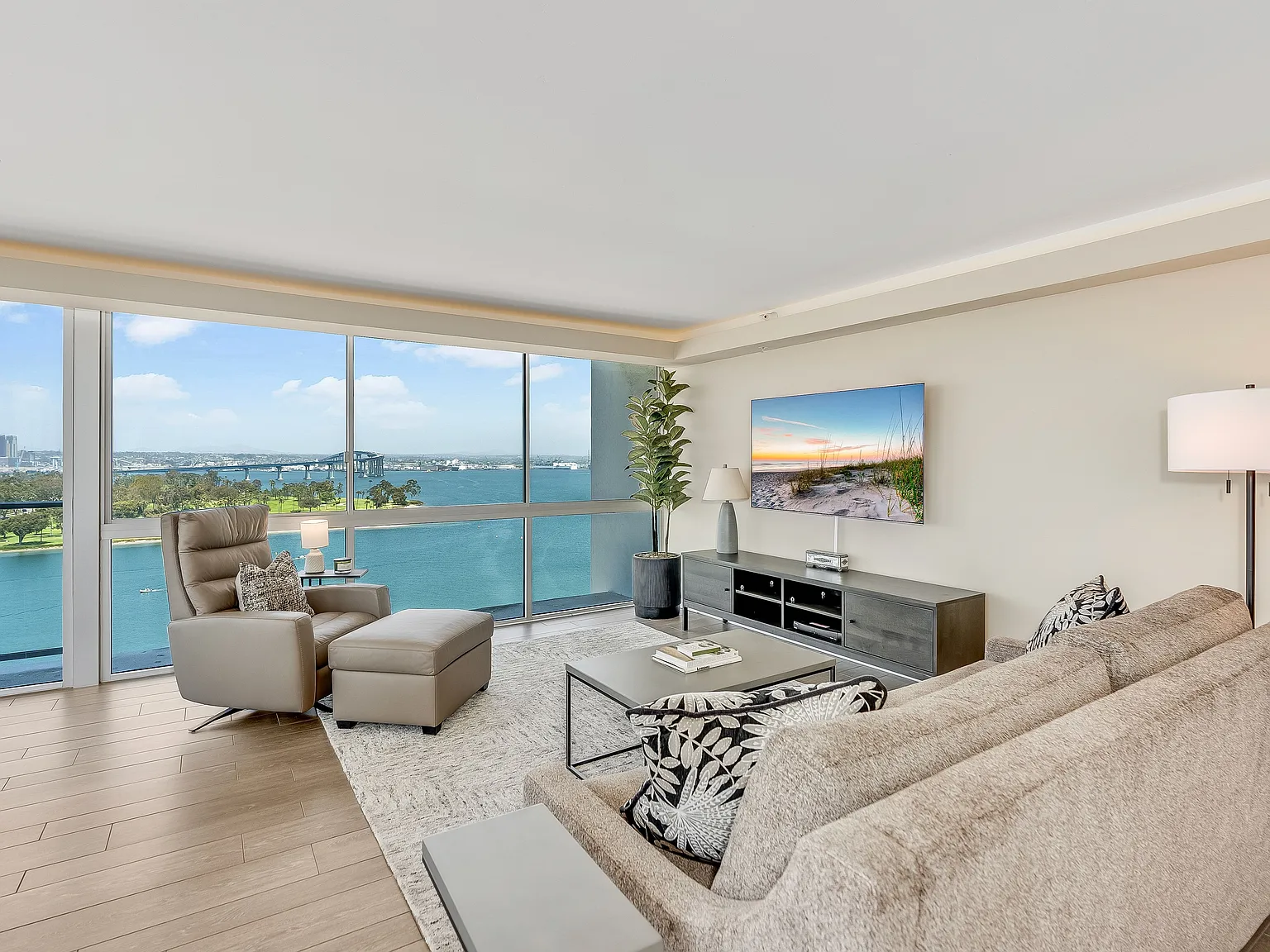 2 bed, 1330 sqft, $8,000 — Photo 3