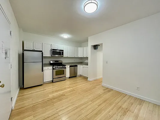 Rented by Bond New York | media 3