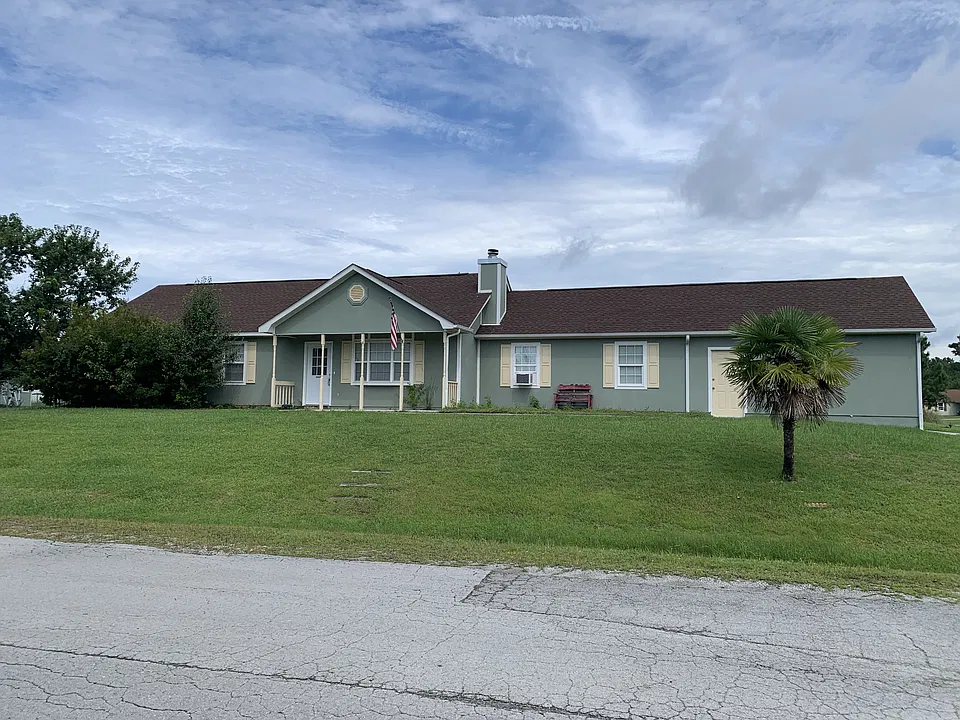 210 Zachary Ln