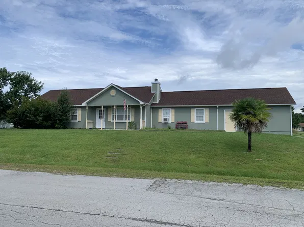 210 Zachary Ln, Hubert, NC 28539