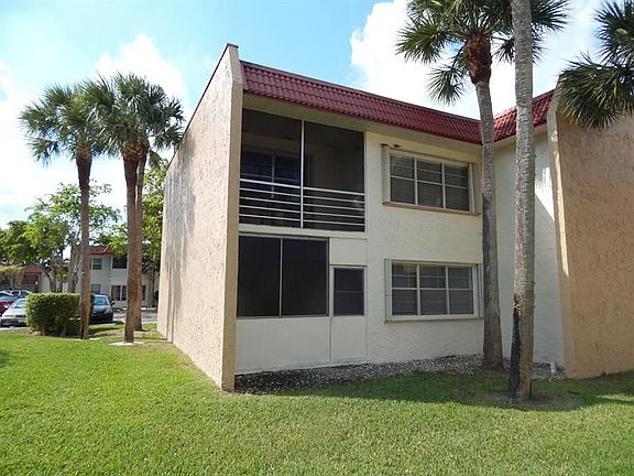 2nd image of 307 Lake Dora Dr #307