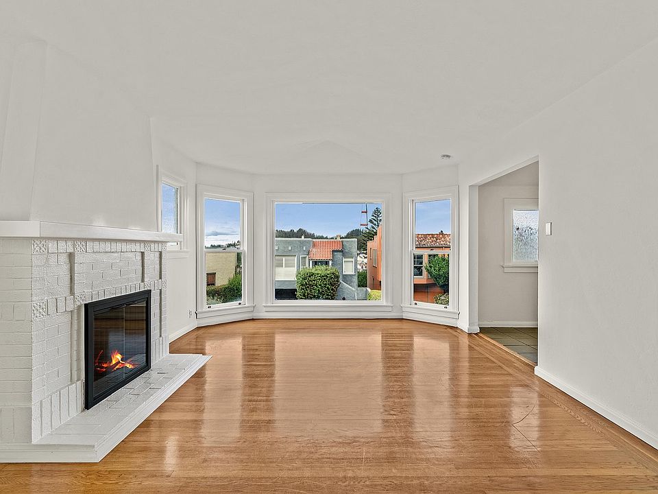 1st image of 817 Rockdale Dr
