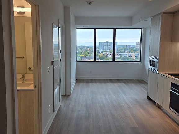 3rd image of 101 John St S #907