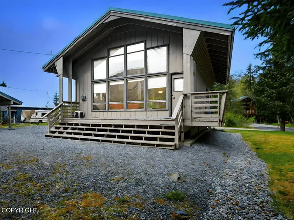 373 Brighton Rd, Girdwood, AK 99587
