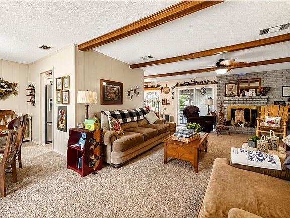 2nd image of 1022 Robin Rd