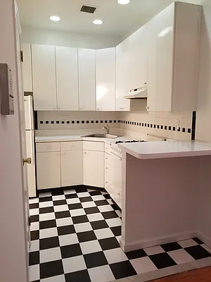 Rented by CitySites Real Estate Group | media 15