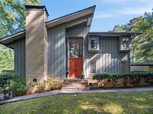 5212 Rosser Rd, Stone Mountain, GA 30087
