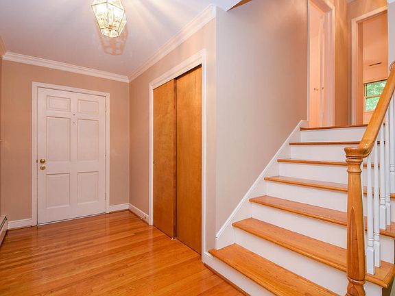 3rd image of 4841 Brookwood Dr