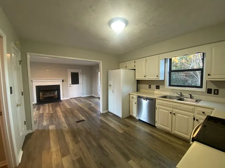 110 Ashton Pl — Photo 5