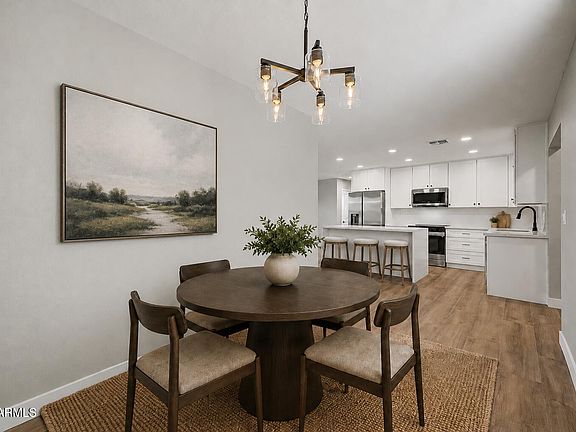 4th image of 641 W EMERALD Avenue
