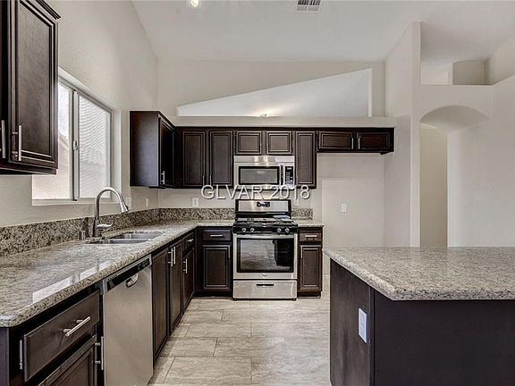 4th image of 6605 Clover Wood Ln