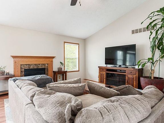4th image of 3218 Grand Cape Ct