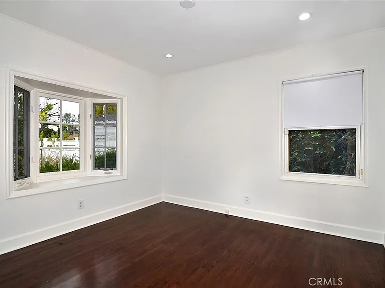 5352 Geyser Ave — Photo 12