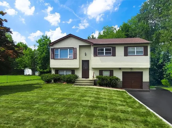 2 Meadow Ct, Thiells, NY 10984