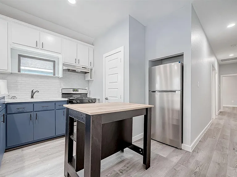 6725 Avenue K #B — Photo 15