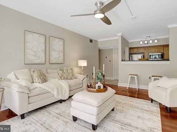 2nd image of 1001 N Randolph St APT 302