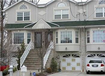 1st image of 146 Churchill Ave