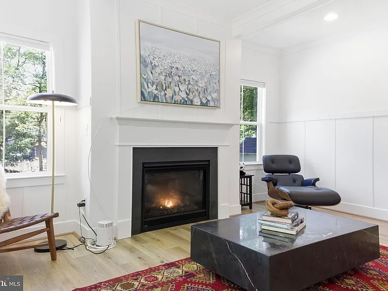 916 Waterview Dr — Photo 13