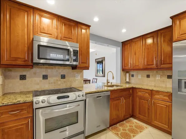 5190 Las Verdes Circle #108, Delray Beach, FL 33484