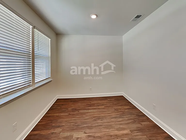 550 Rivermist Dr — Photo 8