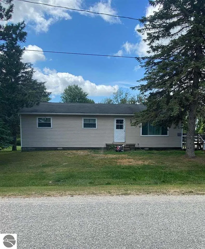 8130 Leona Dr photo 1