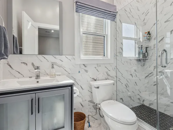 218 Hancock Avenue image 18 of 36