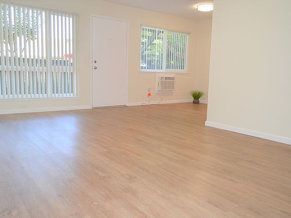 3rd image of 970 Meridian Ave #2B-2Ba-900Sqft