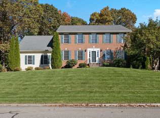 2 Hutchins Way, Westford, MA 01886