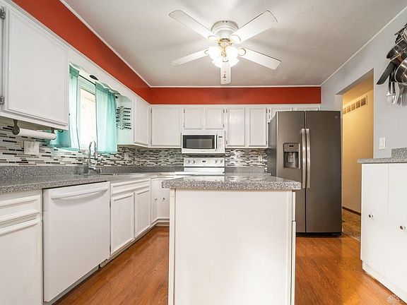 3rd image of 2202 King Richard Pkwy