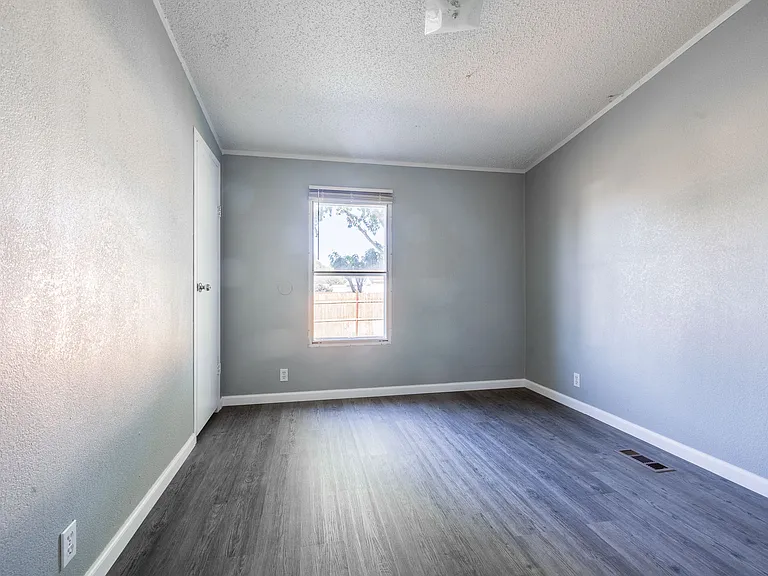10 Road 4902 — Photo 15