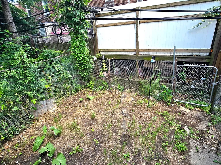 6542 Regent St — Photo 14