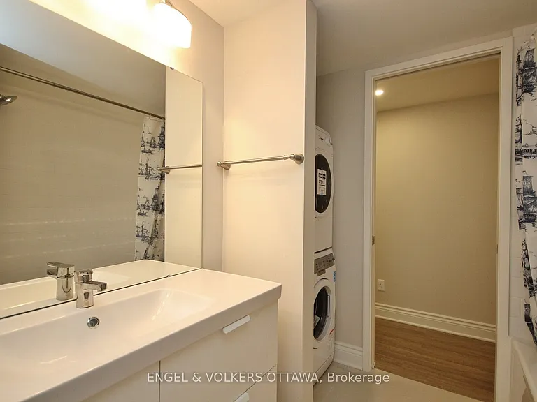 2073 Alton St #B — Photo 16