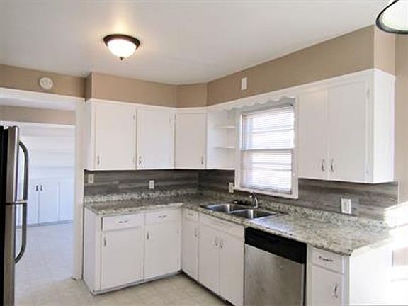 5th image of 1325 Texas Ave Unit A