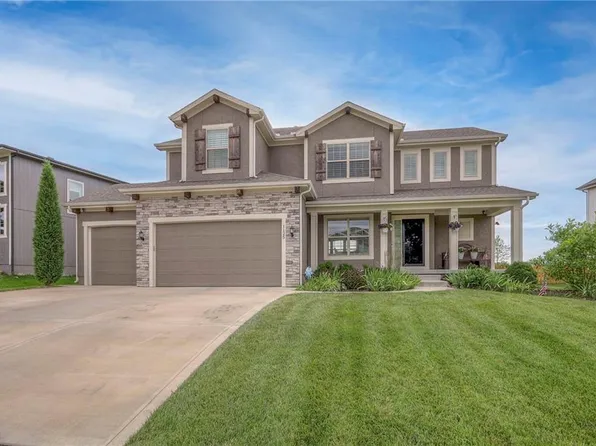 1125 SW Heather Dr, Lees Summit, MO 64081