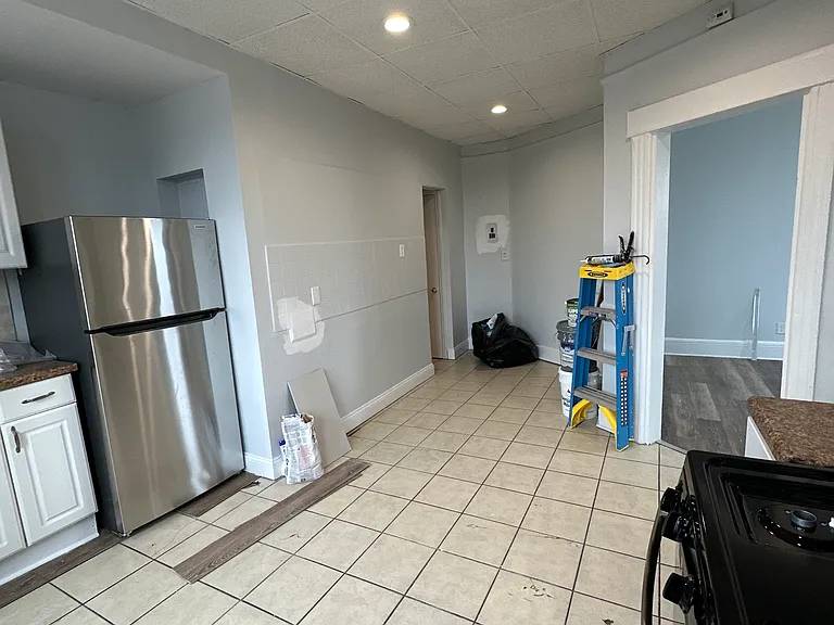 240 Paterson Ave #5 — Photo 17