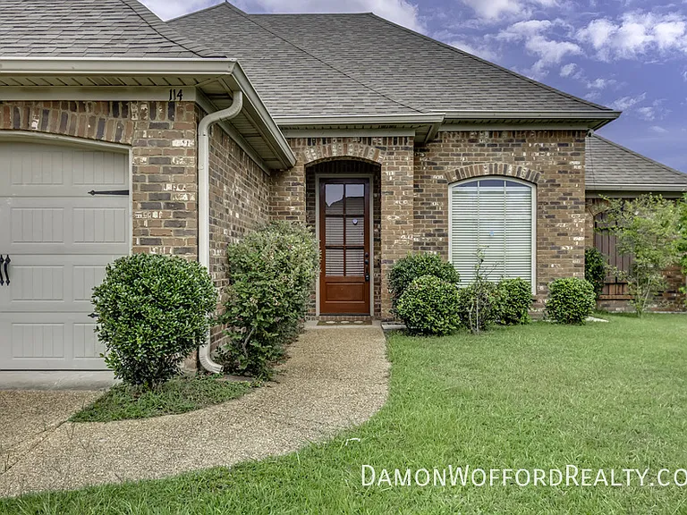 114 Lennox Pl — Photo 3