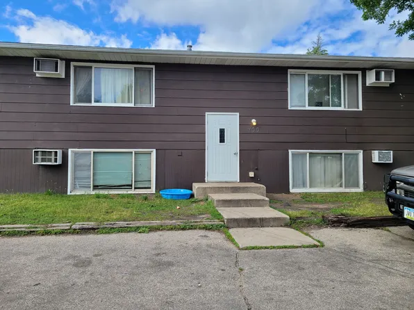 700 Brandon Avenue, 700 Brandon Ave #3, Hiawatha, IA 52233