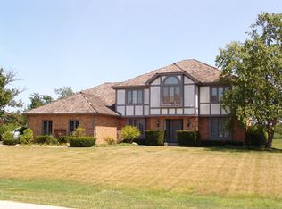 2345 Steeple Chase Cir E, Libertyville, IL