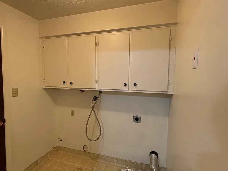 615 Hansen Ave #4 — Photo 4