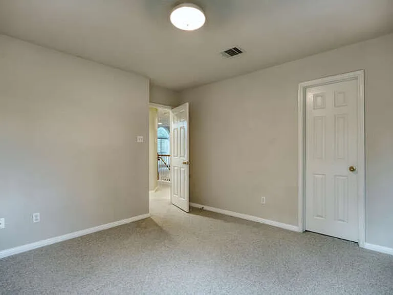 5917 Charles Schreiner Trl — Photo 11