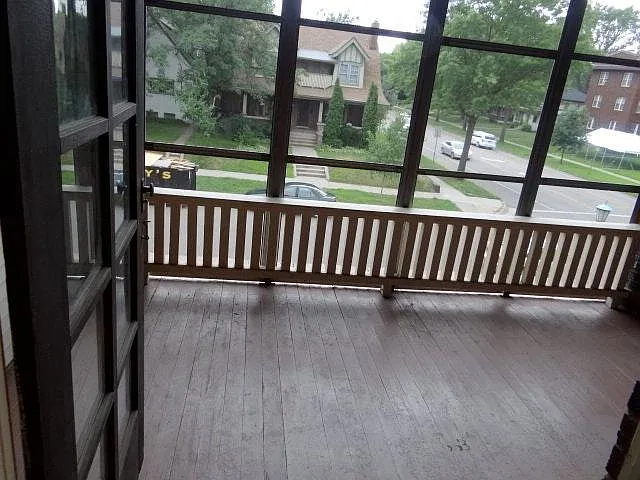 Private screened porch/ This picture taken from inside living room
looking south.