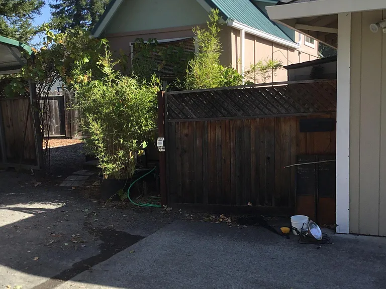 Lockwood Dr — Photo 9
