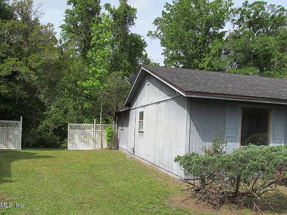 2nd image of 8456 BOYSENBERRY Lane W