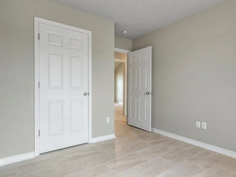 5780 Shadowbend Cir S — Photo 7