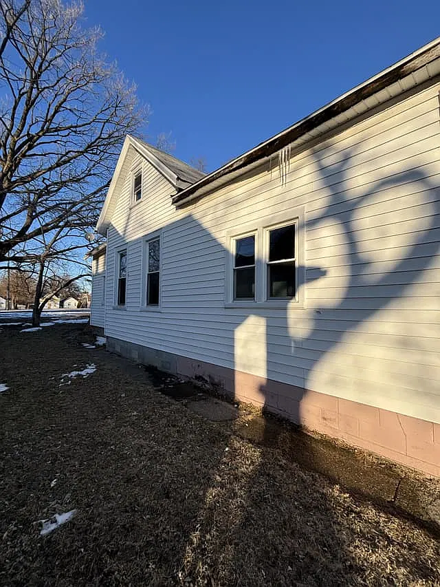 2 bed, 1264 sqft, $700 — Photo 2