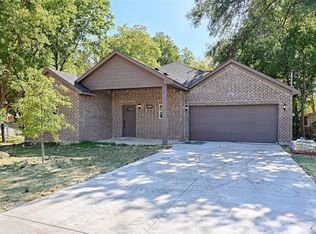 504 N Adelaide St, Terrell, TX 75160