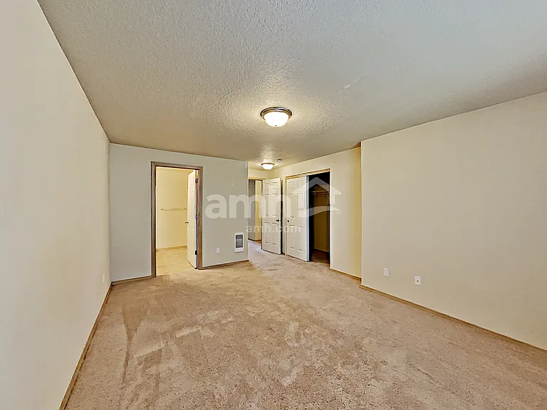 2132 E 3rd St — Photo 10
