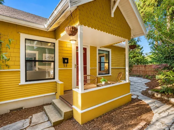 8106 8th Avenue NW, Seattle, WA 98117